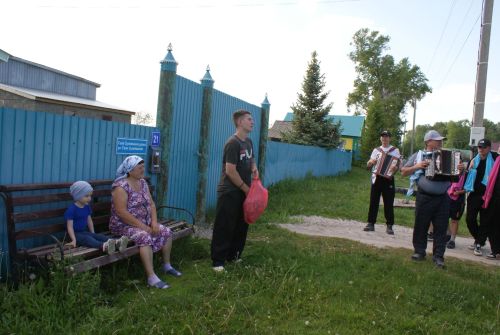 Олы Кибәхуҗа авылында күңелле итеп бирнә җыйдылар
