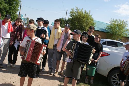 Олы Кибәхуҗа авылында күңелле итеп бирнә җыйдылар