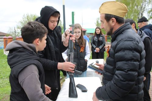 Ватан азатлыгы өчен шәһит киткән якташларыбызның якты истәлеге бер минут тынлык белән искә алынды