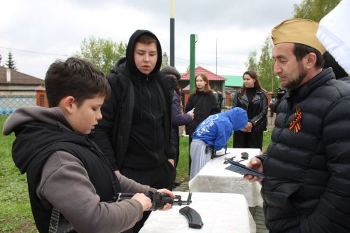 Ватан азатлыгы өчен шәһит киткән якташларыбызның якты истәлеге бер минут тынлык белән искә алынды