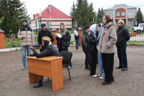 Ватан азатлыгы өчен шәһит киткән якташларыбызның якты истәлеге бер минут тынлык белән искә алынды