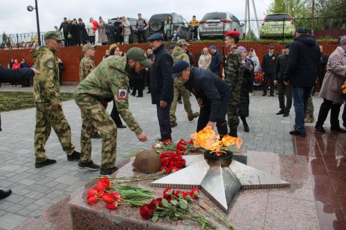 Ватан азатлыгы өчен шәһит киткән якташларыбызның якты истәлеге бер минут тынлык белән искә алынды