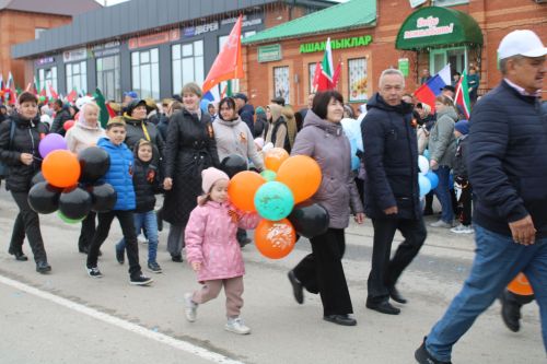 Ватан азатлыгы өчен шәһит киткән якташларыбызның якты истәлеге бер минут тынлык белән искә алынды