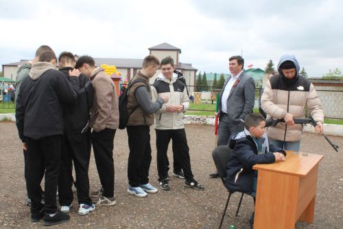 Ватан азатлыгы өчен шәһит киткән якташларыбызның якты истәлеге бер минут тынлык белән искә алынды