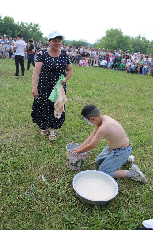 Ике бәйрәм  бергә