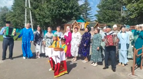 Районда  «Ак калфак» татар хатын-кызлары оешмасының  күчмә утырышы башланып китте