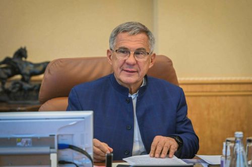 Рөстәм Миңнеханов Татарстан халкын Республика оешуга 105 ел тулу белән котлады