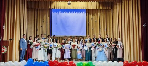 Теләче мәктәбе укучыларын олы юлга озатты