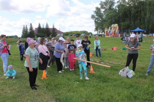 Кече Кибәхуҗа авылында балалар Сабантуе үтте