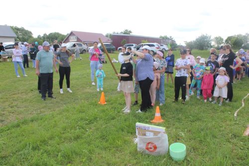Кече Кибәхуҗа авылында балалар Сабантуе үтте