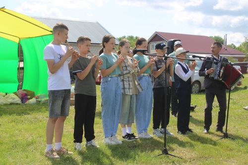 Кече Кибәхуҗа авылында балалар Сабантуе үтте