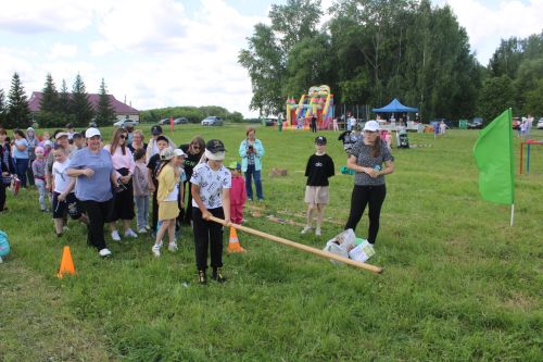Кече Кибәхуҗа авылында балалар Сабантуе үтте