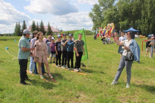 Кече Кибәхуҗа авылында балалар Сабантуе үтте