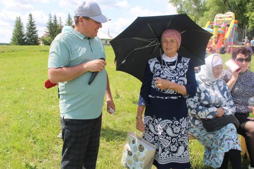 Кече Кибәхуҗа авылында балалар Сабантуе үтте