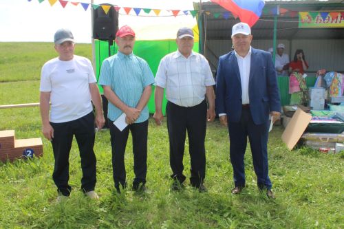 Югары Кибәхуҗада хатын-кызлар да бил алышты