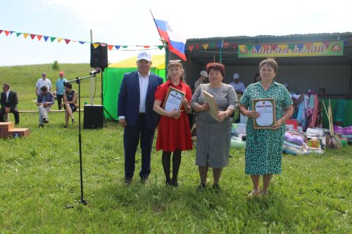 Югары Кибәхуҗада хатын-кызлар да бил алышты