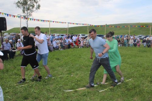 Югары Кибәхуҗада хатын-кызлар да бил алышты