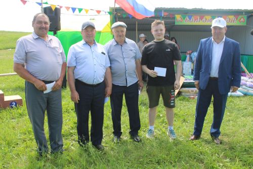 Югары Кибәхуҗада хатын-кызлар да бил алышты
