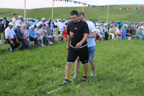 Югары Кибәхуҗада хатын-кызлар да бил алышты