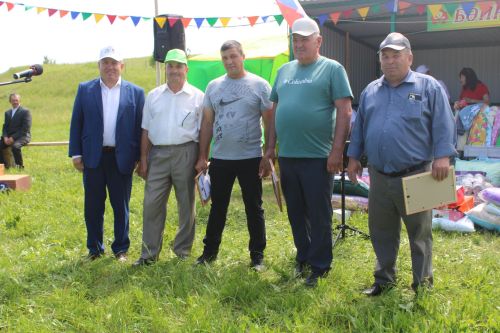 Югары Кибәхуҗада хатын-кызлар да бил алышты