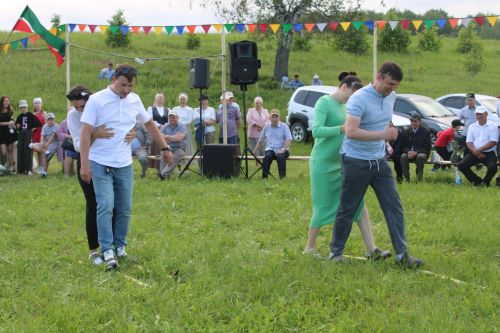Югары Кибәхуҗада хатын-кызлар да бил алышты