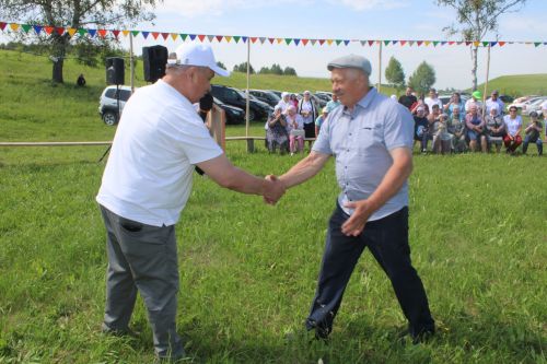 Югары Кибәхуҗада хатын-кызлар да бил алышты