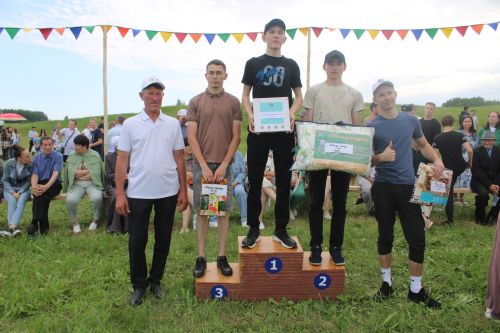 Югары Кибәхуҗада хатын-кызлар да бил алышты