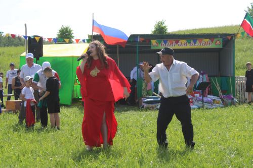 Югары Кибәхуҗада хатын-кызлар да бил алышты