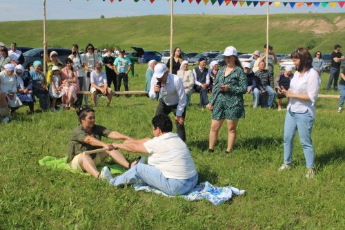 Югары Кибәхуҗада хатын-кызлар да бил алышты
