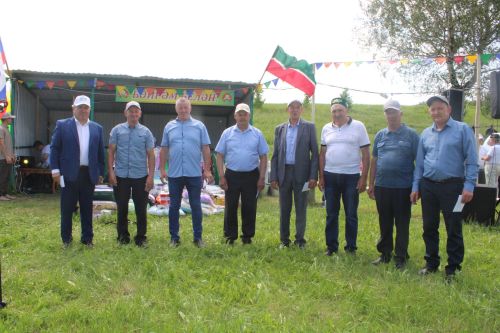 Югары Кибәхуҗада хатын-кызлар да бил алышты