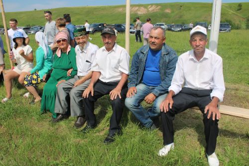 Югары Кибәхуҗада хатын-кызлар да бил алышты