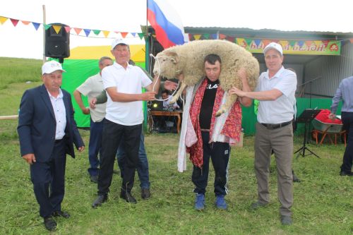 Югары Кибәхуҗада хатын-кызлар да бил алышты