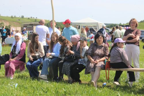 Югары Кибәхуҗада хатын-кызлар да бил алышты