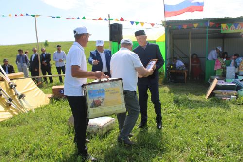 Югары Кибәхуҗада хатын-кызлар да бил алышты