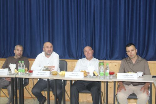 Җитәкчеләр лагерьда ял итүче балалар белән аралашты