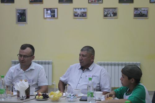 Җитәкчеләр лагерьда ял итүче балалар белән аралашты