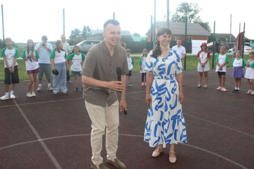 Җитәкчеләр лагерьда ял итүче балалар белән аралашты