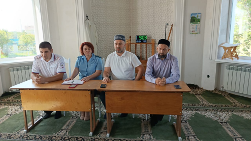 «Ихлас» мәчетендә авыл имамнары катнашында киңәшмә узды