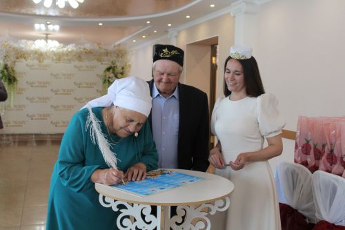 8 июль көнне Гаилә, мәхәббәт һәм тугрылык көнен билгеләп үтәчәкбез