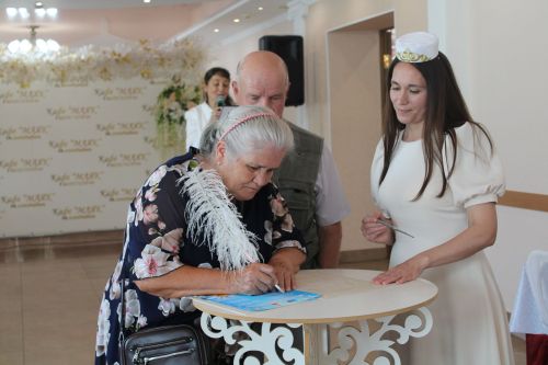 8 июль көнне Гаилә, мәхәббәт һәм тугрылык көнен билгеләп үтәчәкбез