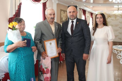 8 июль көнне Гаилә, мәхәббәт һәм тугрылык көнен билгеләп үтәчәкбез