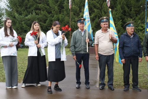 Күкләрне иңләүчеләр…