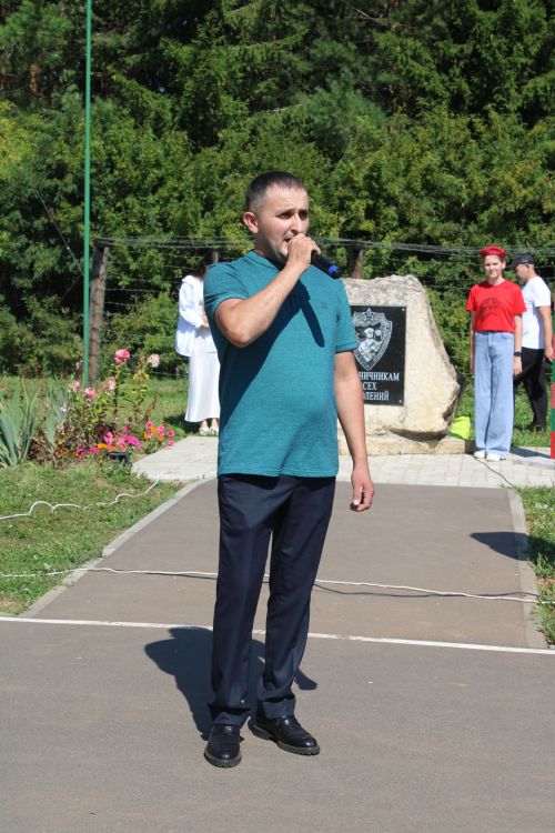Батыр, курку белмәс егетләр гаскәре