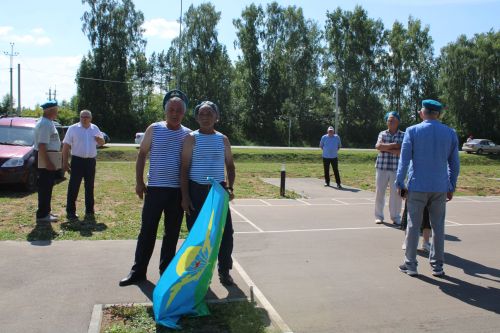 Батыр, курку белмәс егетләр гаскәре