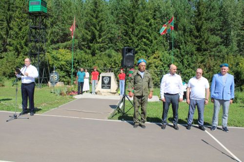 Батыр, курку белмәс егетләр гаскәре