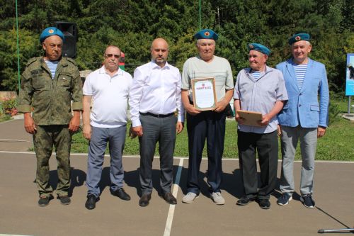 Батыр, курку белмәс егетләр гаскәре
