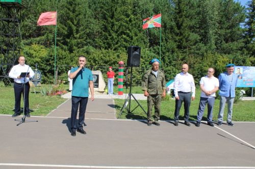 Батыр, курку белмәс егетләр гаскәре