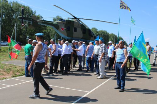 Батыр, курку белмәс егетләр гаскәре