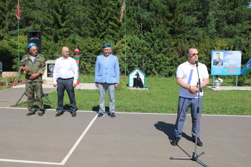 Батыр, курку белмәс егетләр гаскәре