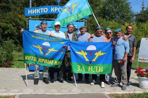 Батыр, курку белмәс егетләр гаскәре